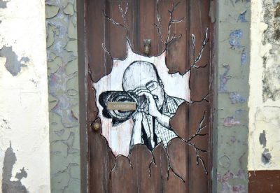 painted-doors-of-rua-de-santa-maria-1
